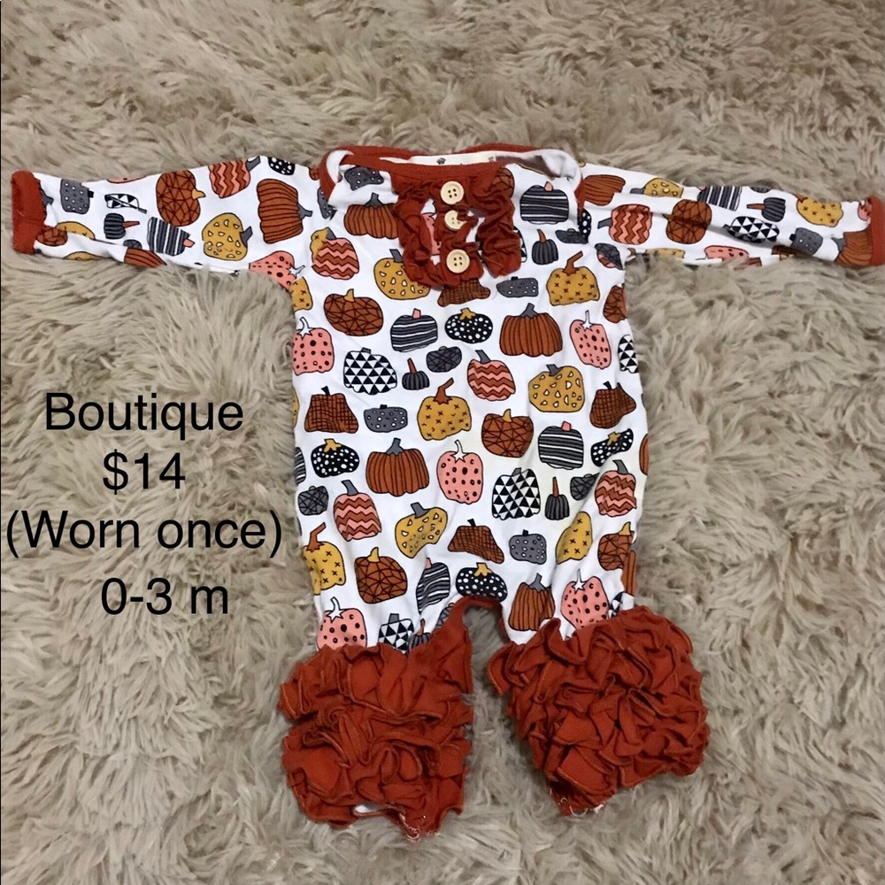 Ruffle Leg Pumpkin Outfit
